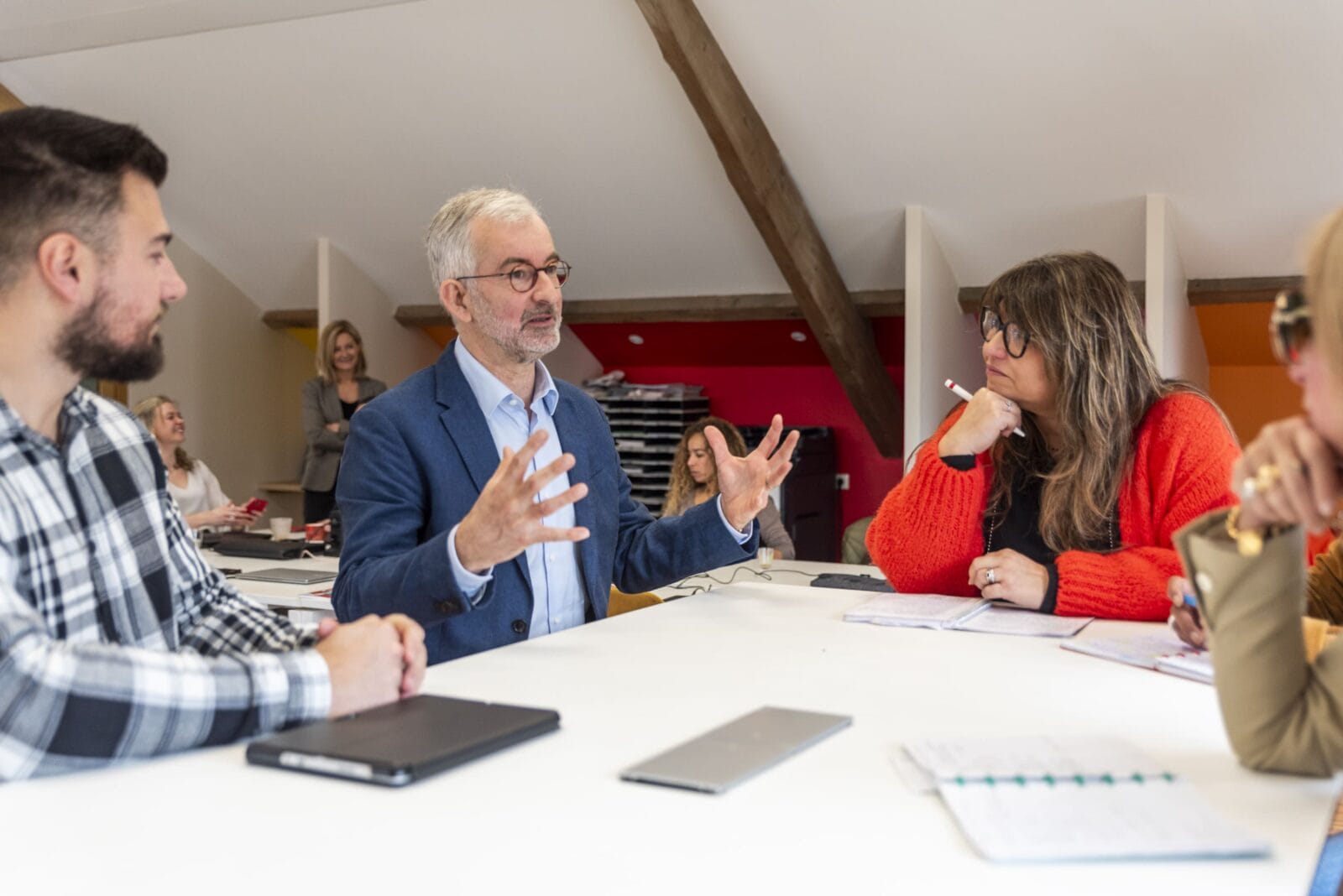 FENAIN P -14 Coaching d'équipe en entreprise - pédagogie - écoute
